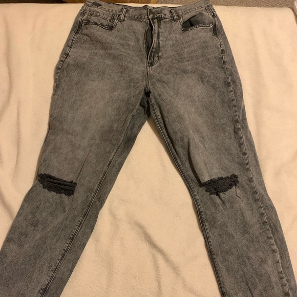American Eagle Mom jeans, size 14R - Picture 1 of 4